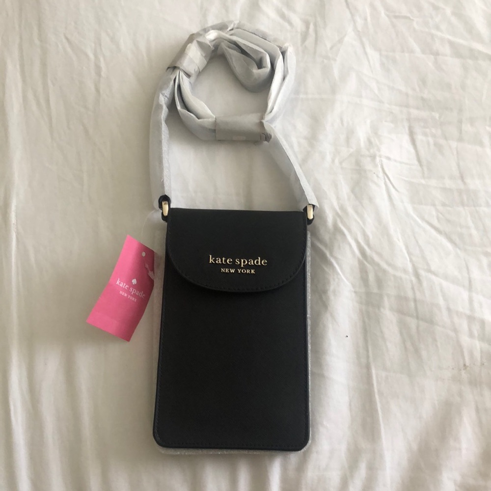 Crossbody flap phone